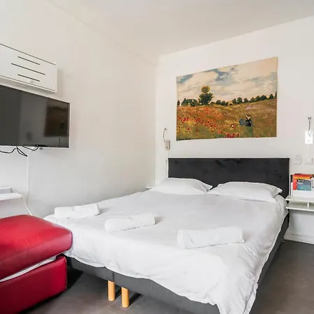 Apartment Louvre Innocent Paris